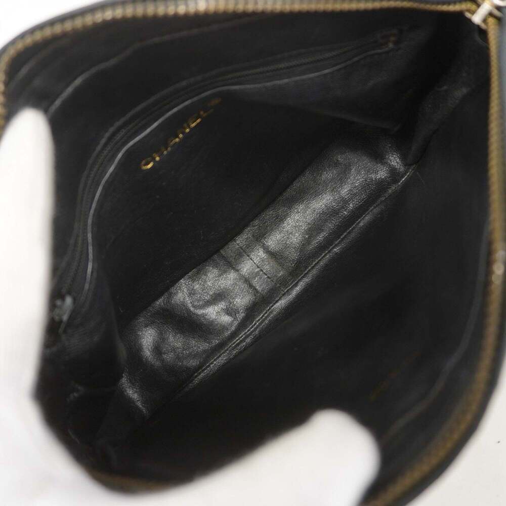 CHANEL Black Leather Shoulder Bag - Picture 4 of 9